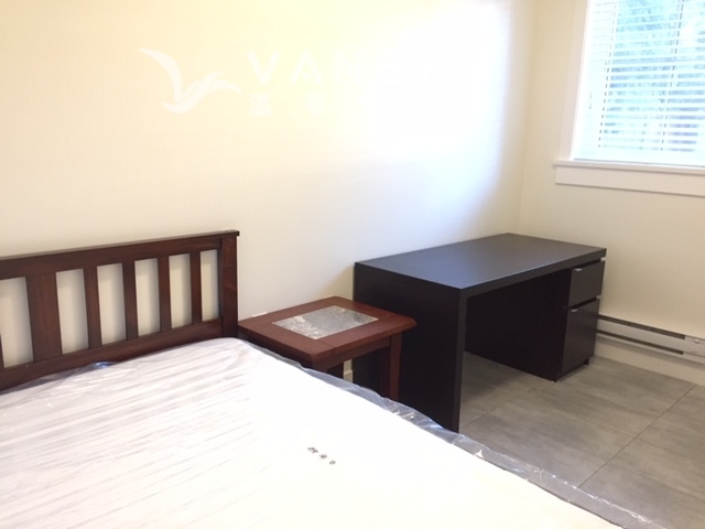 230215004004_Room 1.JPG